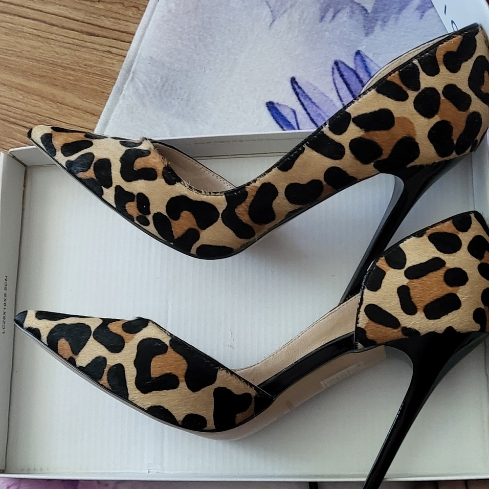 LEOPARD DORSAY HEELS - Picture 6 of 8